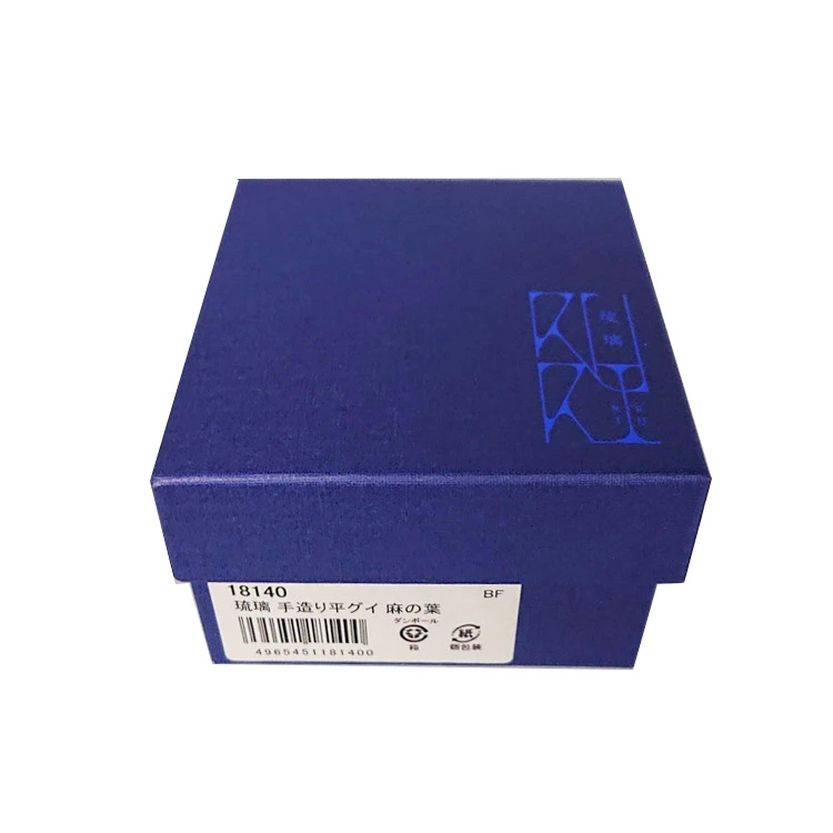 麻の葉文様の波佐見焼の箱